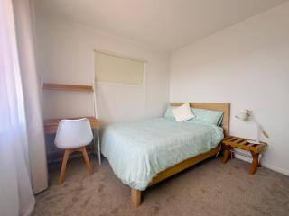 Private room with separate bathroom and carpark - Auckland - 6