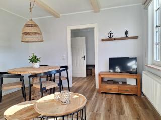 Geest Cottage - - 4