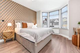 Hip & Happening 4BR Urban Gem for Large Groups - Harrow - 4