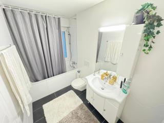 Double Room in Shared Apartment, Zurich Airport - 5