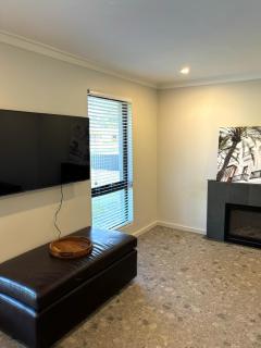 Versatile summer beach house or cosy winter retreat! - Mandurah - 6