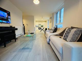 Spacious 2Bedroom Entire Luxury Flat in London - 9