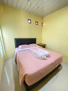 Ben And Ethan Homestay - Balige - 4