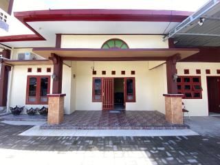 Ben And Ethan Homestay - Balige - 0