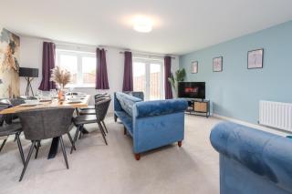 Stylish 4 Bedroom House, Sleeps 7, Free Parking, Nr Hospital, Contractors - Kent - 4