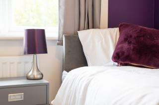 Trendy 4 Bedroom House-Sleeps 7-WIFI-Nr Hospital-Ideal for Work Crews - 1