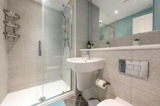 Cosy 4 Bedroom House-Sleeps 7-WIFI-Nr Hospital-Ideal for Work Crews - 4