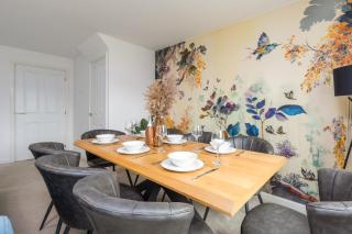 Stylish 4 Bedroom House, Sleeps 7, Free Parking, Nr Hospital, Contractors - Kent - 6