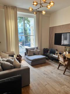Stunning 2 Bedroom Apartment in Notting Hill - 0