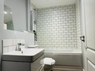 Last-Minute Escape l Don't Miss Out l Sleeps Up to 4 l Free Parking l Spacious 2bed 2bath & Netflix Available l JVT Short Lets - Birmingham - 5