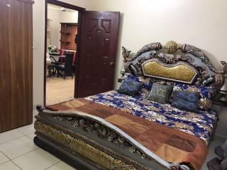 First Floor Guest House - Karatschi - 5
