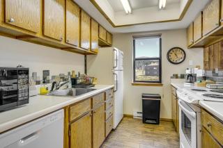 6 Mi to Winter Park Resort Fraser Condo with Pool - 3