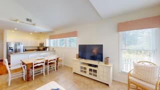 Beach Bum Adventure 2 Bdrm 2 Bath Scenic View - 5