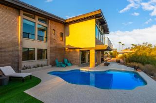 3BR Retreat with Heated Pool, BBQ and Mountain Views - 4