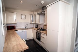 3 Bedroom Central Apartment in Belfast City Centre - Belfast - 4