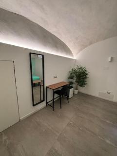 Intero Alloggio - Chiaia - 5
