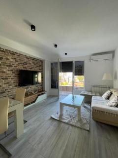 Cozy Grand Retreat - Escópia - 9