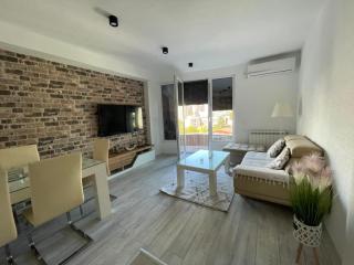 Cozy Grand Retreat - Escópia - 2