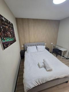 Ryo 23 דירת נופש עם ג'קוזי 2 דקות מטיילת בת ים - 9