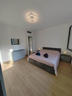 LA TERRAZZA - Very Quiet - Free park - 3 min from Varese center and lake - AIR Conditioning - Cycling friendly - 8