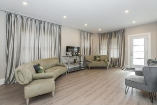 Charming newly renovated three bedroom cozy home. - 9