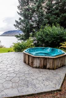 Aslundur Lakefront Villa - 4