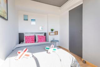 Dream Ocean View with Balcony Close to Beach - 6