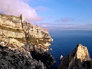 Dream Ocean View with Balcony Close to Beach - 2