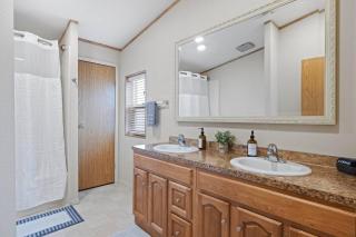 Acres of Private & Spacious Country Escape! - 7