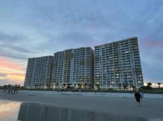 Baywatch Resort - Myrtle Beach - 4