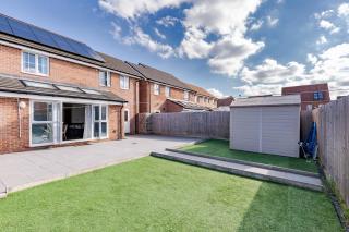 Luxurious 2 Bed House near Birmingham - 7