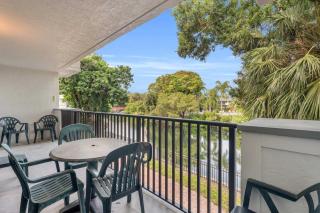 Enit Unit -Close to Elevator and Pool Views - Naples - 8