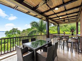 Spacious Ocean View 3 bd Condo w - Pool - 9