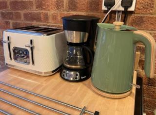 Rock Studio - Free Parking & WIFI Near City Centre - Leeds - 4
