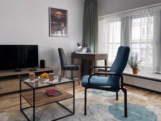 Metro Dzialdowska - Spacious studio - 8