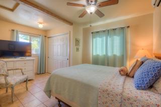 Country Charm Cottage - 1