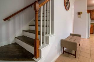 3 Bedroom House 5 Min Walk to Square - 4