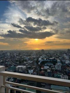 Spacious 1BR with Sunset view at The Celandine - Manila - 4