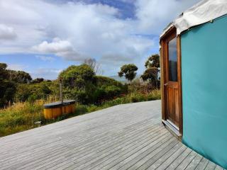 The Yurt at Ōraka - Colac Bay - 6