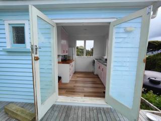 The Yurt at Ōraka - Colac Bay - 4
