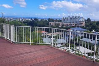 F2 à Papeete avec vue sur le port - Papeete - 4
