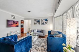Exciting Private Pool House with free Wi-Fi, King Bed, Smart Tvs, and Massage Chair! - Deerfield Beach - 8
