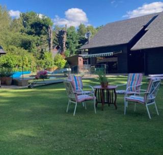 Molco, con piscina y acceso lago - 0