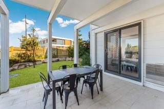 Modern Torquay Living - 5