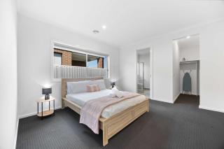 Modern Family Home in Lucas with Free WiFi - Cardigan - 8