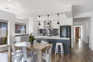 Modern Family Home in Lucas with Free WiFi - Cardigan - 3