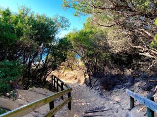 Sunny Ventnor Cottage with Retro Vibe 400m to Beach - Ventnor - 8