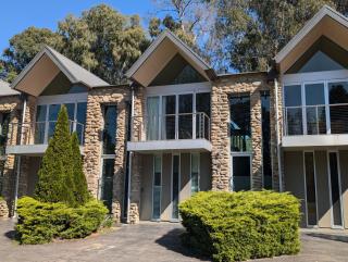 Unit 6 Centenary Park Townhouse - Bright - 0