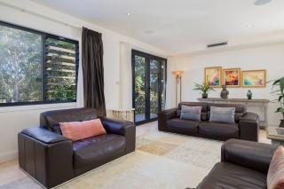 Palazzo Paradiso - Mediterranean-inspired Elegance - Maryville - 9