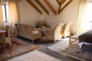 Cosy Farmhouse Studio On Springrove - 3